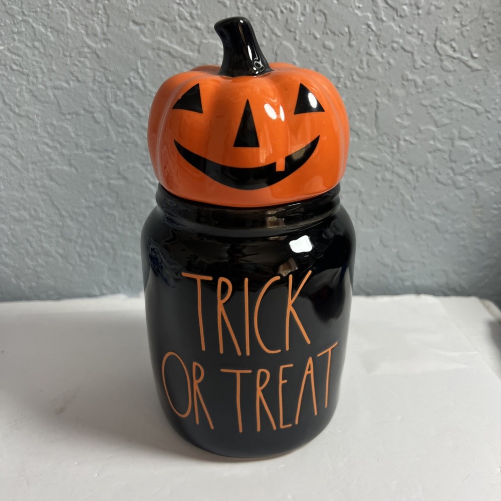Rae Dunn HALLOWEEN "Trick Or Treat" Orange Pumpkin Topper Mug 2 Piece‎